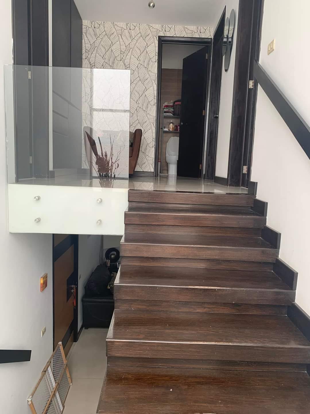 9-cv- Casa VENTA con depto Jardines de San Manuel