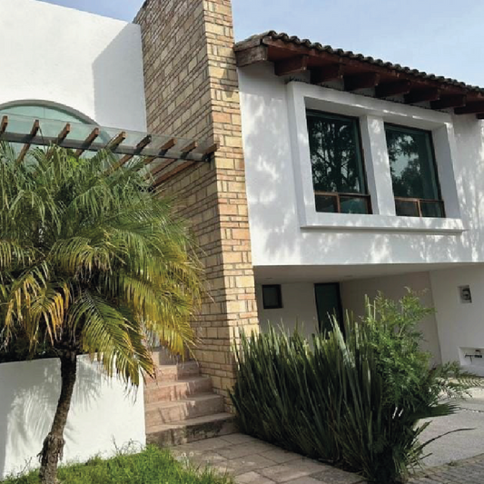 3-cv- Casa VENTA en Parque Santiago